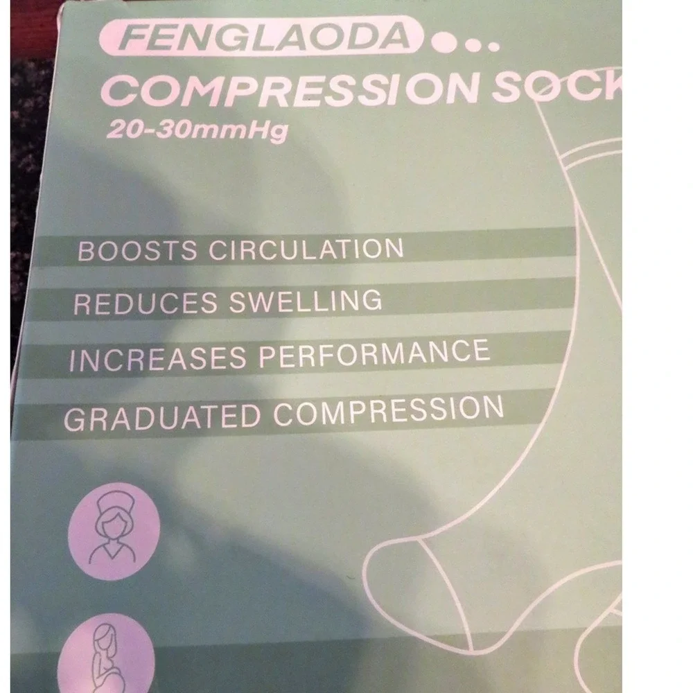 4 Pair Compression Socks 20-30mmHg S/M Fits Small to Medium Shoe Size 5.5 to 8.5